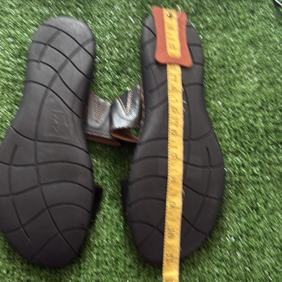 NWOT BOC Women’s Black Slip on Sandals with Adjustable Side Strap - Picture 10 of 11